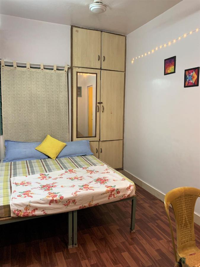 The Little Blue Window Hostel Bangalore Exterior photo