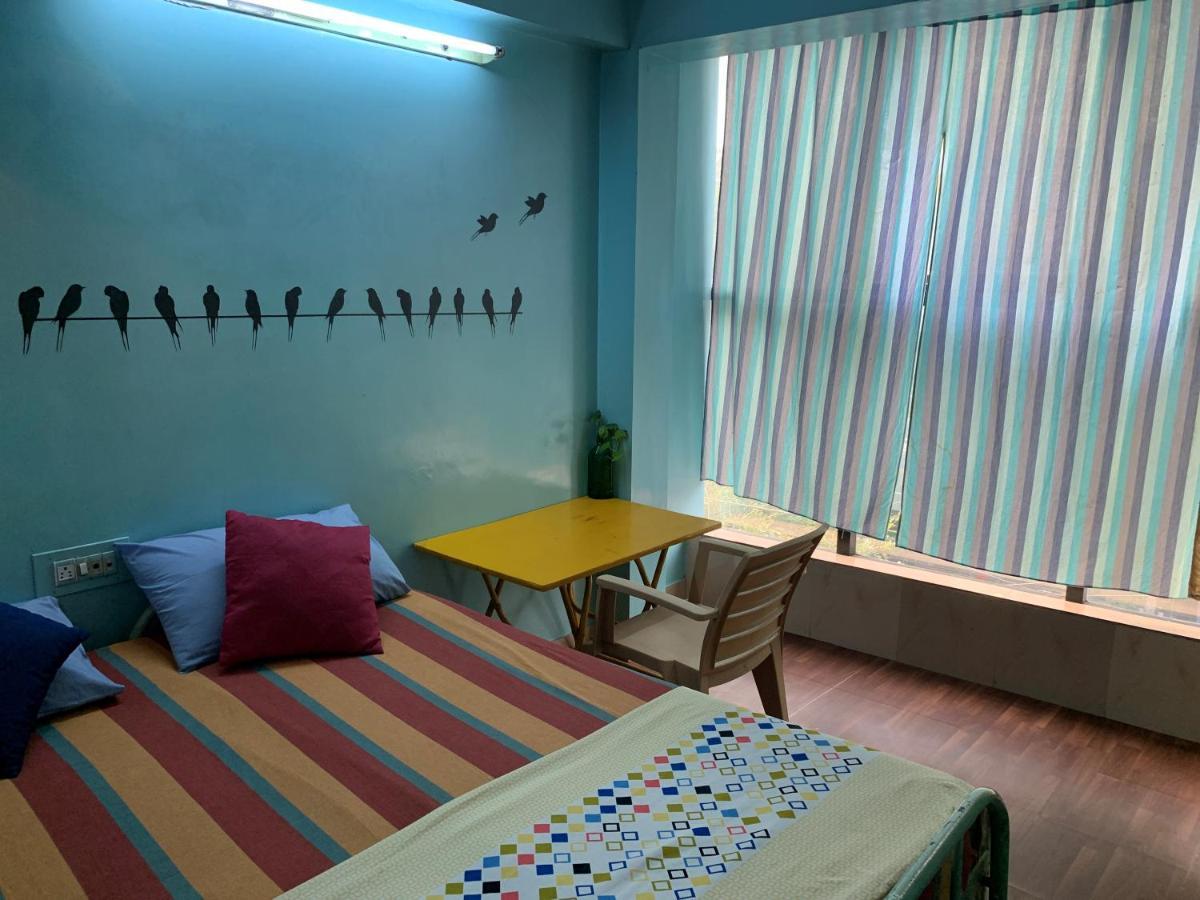 The Little Blue Window Hostel Bangalore Exterior photo