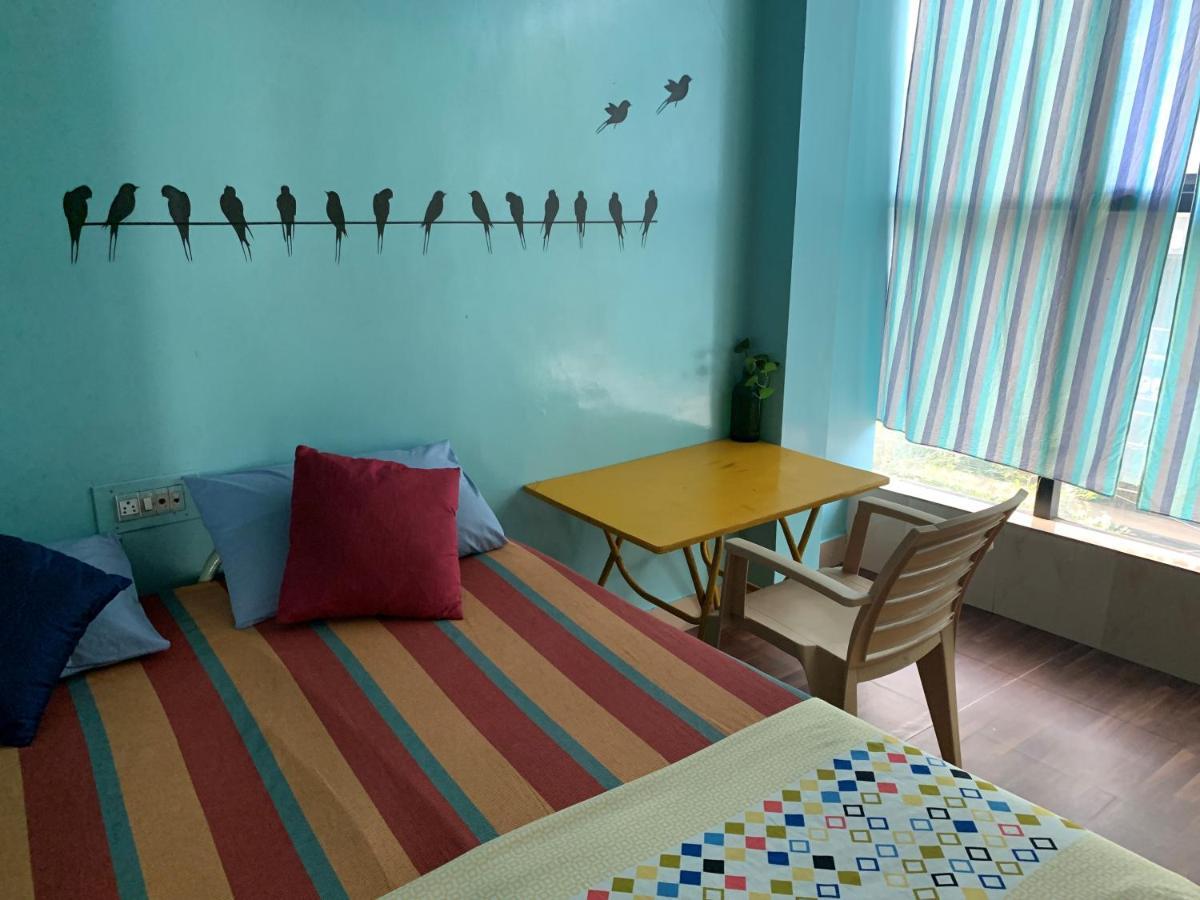 The Little Blue Window Hostel Bangalore Exterior photo