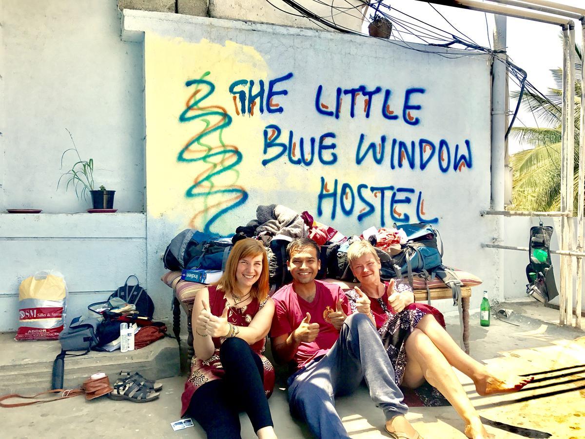 The Little Blue Window Hostel Bangalore Exterior photo
