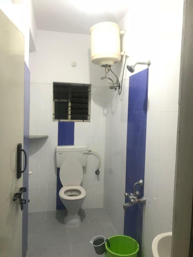 The Little Blue Window Hostel Bangalore Exterior photo