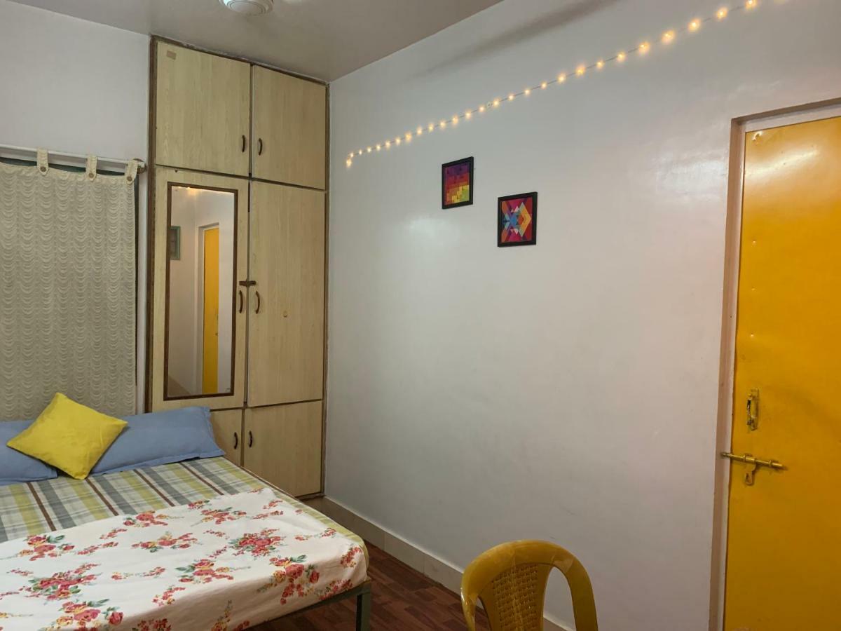 The Little Blue Window Hostel Bangalore Exterior photo